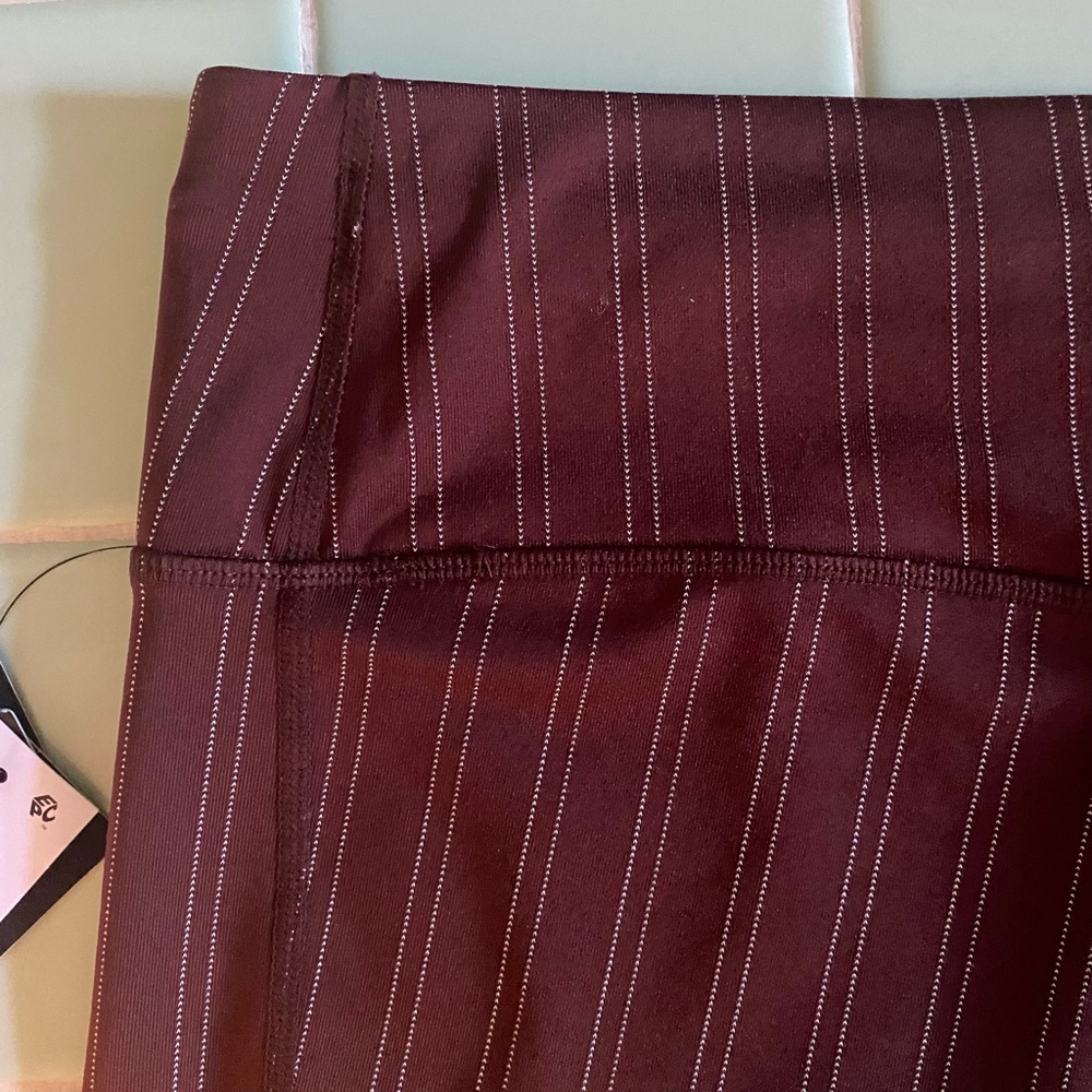 MPG REVITALIZE CUT—TO-LENGTH LEGGINGS IN MAHOGANY STRIPE XL - Picture 6 of 9